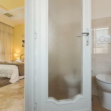 Sansotero Vatican Relais רומא